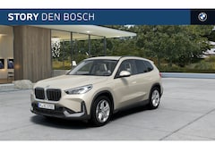 BMW X1 - xDrive25e Automaat / Panoramadak / Achteruitrijcamera / Sportstoelen / Stoelverwarming / P
