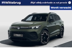 Volkswagen Tiguan - 1.5 eHybrid 204PK DSG R-Line Edition / Black Style / Panoramadak / 360° Camera / 20'' LMV