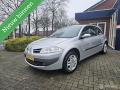 Renault Mégane - 1.6-16V Business Line