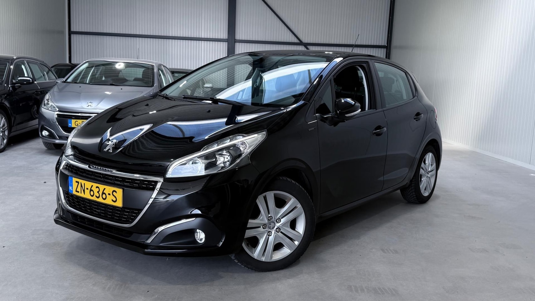 Peugeot 208 - 1.2 PureTech Signature 6bak nieuwe apk - AutoWereld.nl