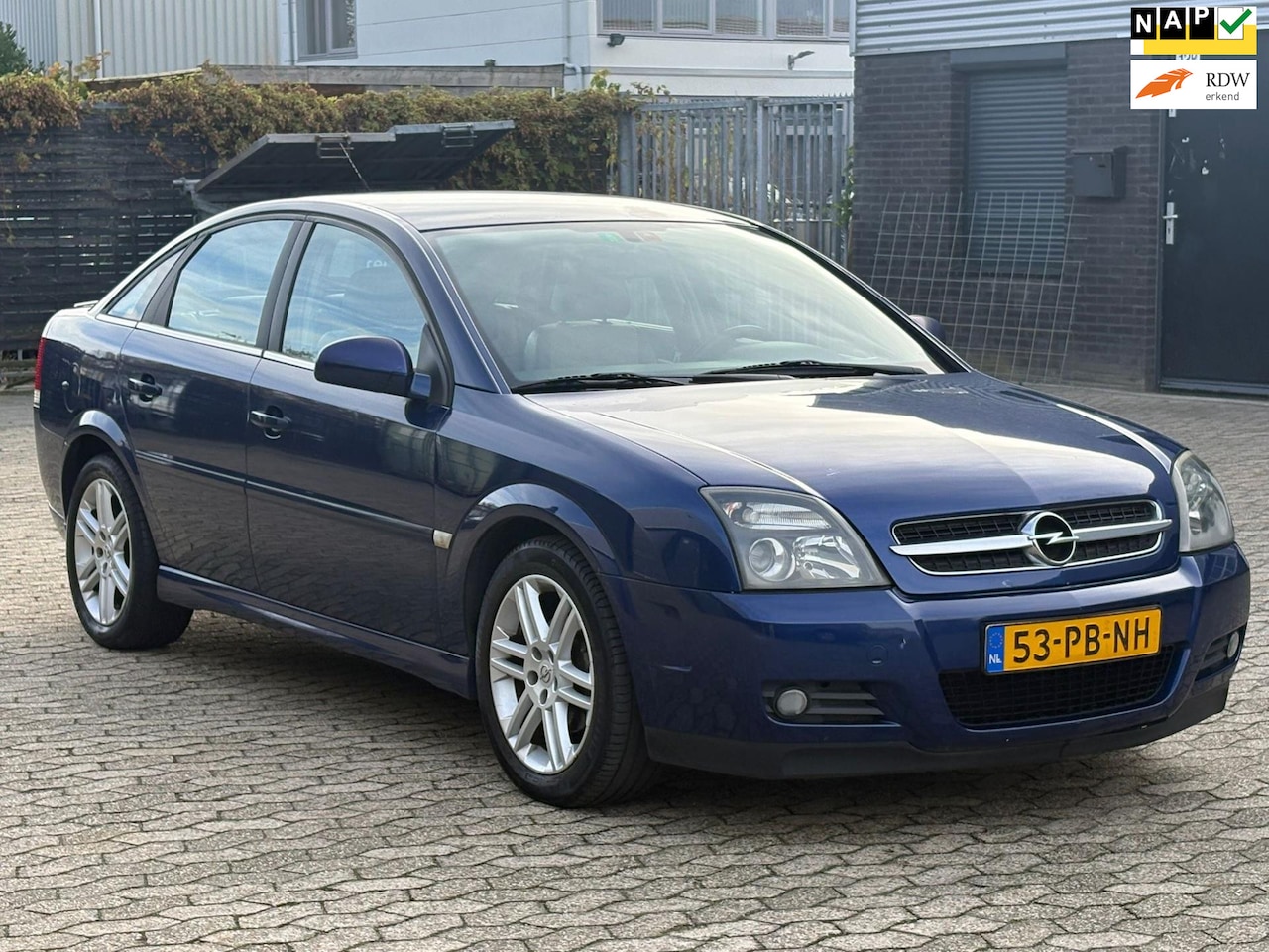 Opel Vectra GTS - 2.2-16V Elegance LEER CLIMA APK - AutoWereld.nl