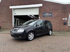 Volkswagen Touran - 1.6-16V FSI Highline |Automaat | Lederen bekleding | Airco | Cruisecontrol