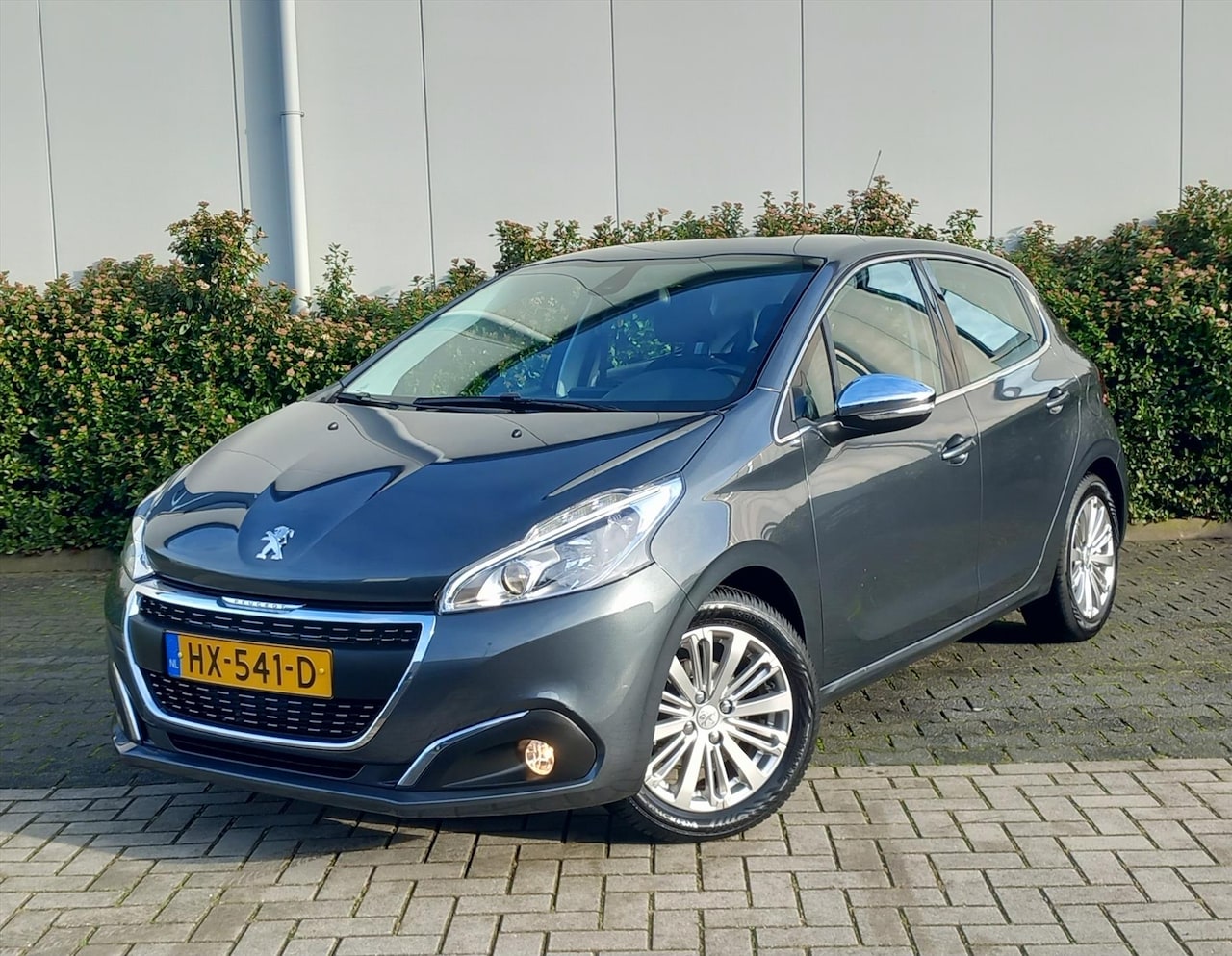 Peugeot 208 - 1.2 Puretech 110pk 5D AUTOMAAT Allure - AutoWereld.nl