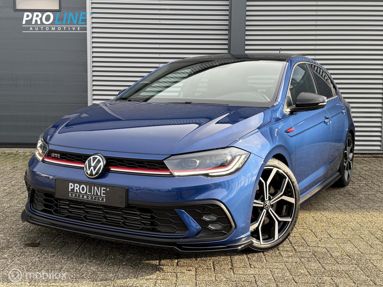 Volkswagen Polo - 2.0 TSI GTI / PANO / PDC VA / VOL - AutoWereld.nl
