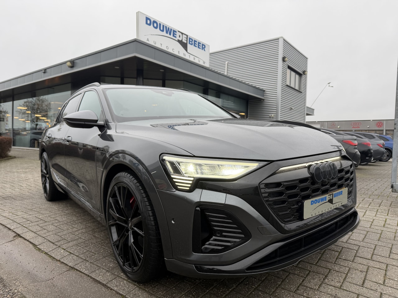 Audi Q8 e-tron - 55 quattro S Edition Competition 115 kWh Luchtvering, pano/dak, Bang & Olufsen, verlichte - AutoWereld.nl