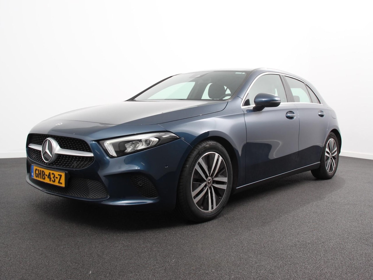 Mercedes-Benz A-klasse - 200 163pk DCT Progressive | DEMO ! | Navigatie Parkeersensoren Camera Cruise Control Stoel - AutoWereld.nl