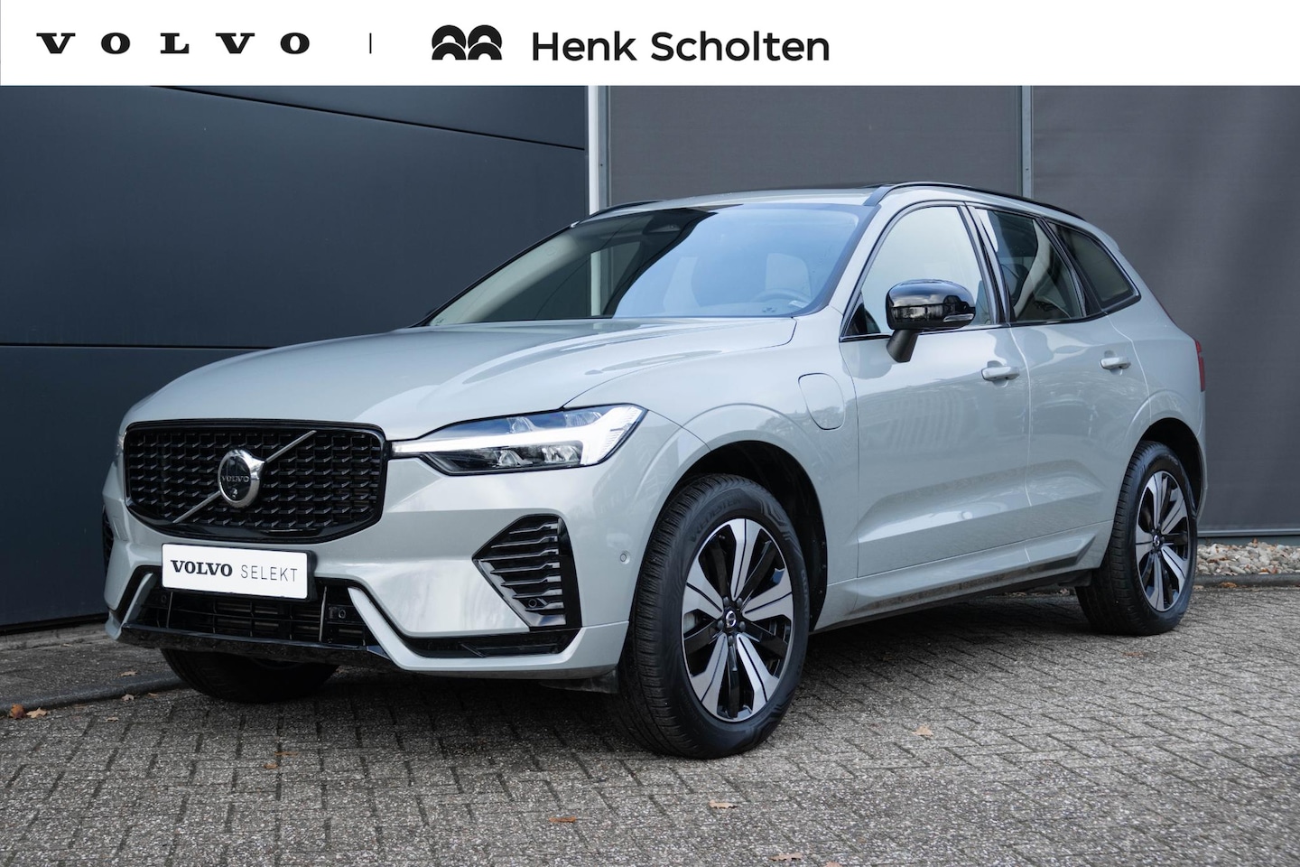 Volvo XC60 - T6 Plug-in hybrid AWD Plus Dark | Verwarmde Voorstoelen, Stuurwiel en Achterbank | Semi- E - AutoWereld.nl