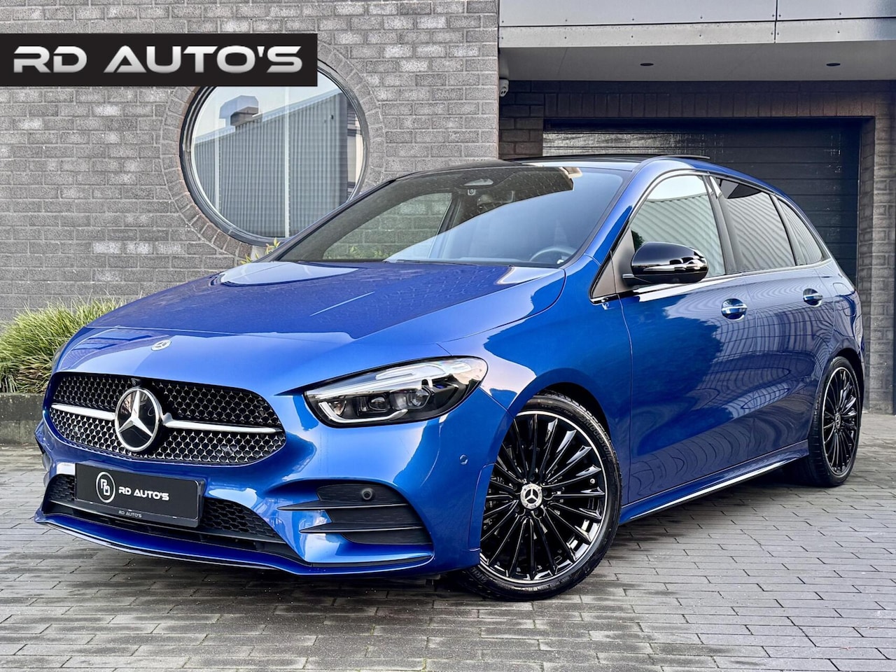 Mercedes-Benz B-klasse - 200 AMG Line Facelift Pano HUD 360° Trekhaak NAP Sfeer - AutoWereld.nl