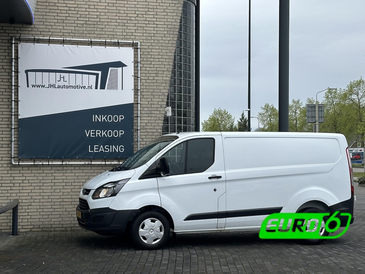 Ford Transit Custom - 270 2.0 TDCI L1H1 Eco Edition*AIRCO*HAAK*3-PERS* - AutoWereld.nl
