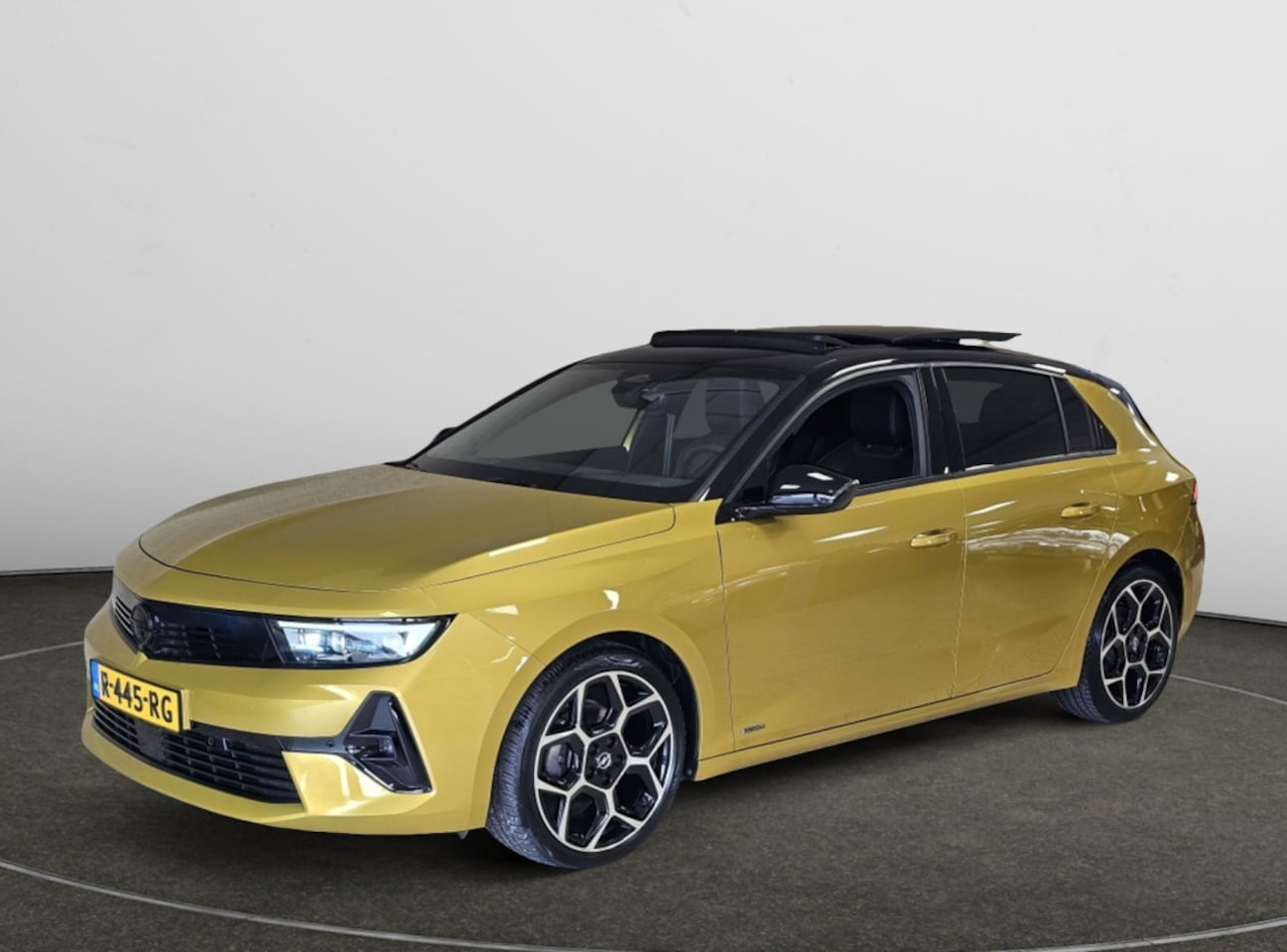 Opel Astra - 1.2 Turbo (130Pk) Ultimate Intro Schuif/Kantel Navi Géén Aflever - AutoWereld.nl