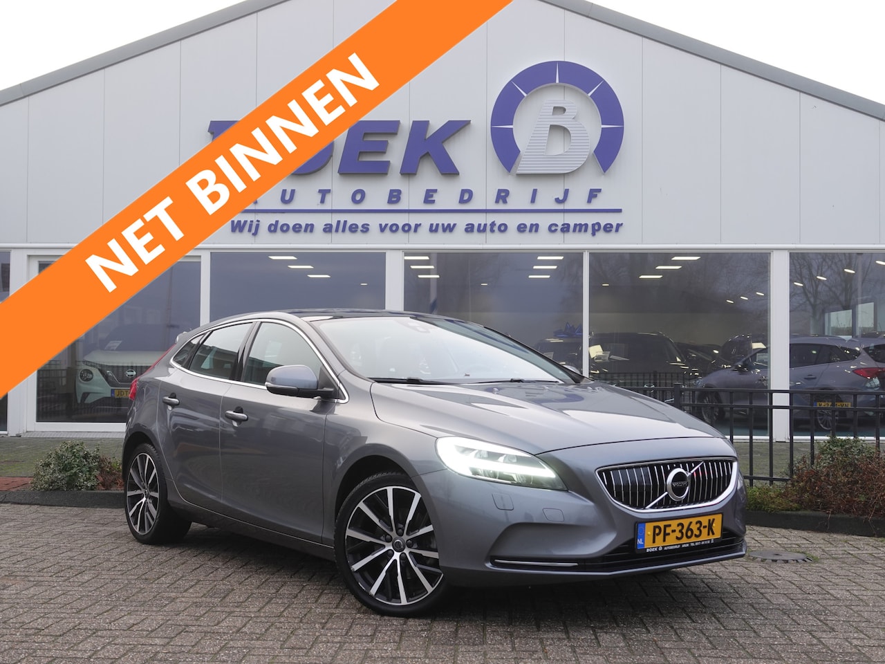 Volvo V40 - 2.0 T3 Nordic+ PANO | VOL LEER | TREKH. | KEYLESS | MEMORY - AutoWereld.nl