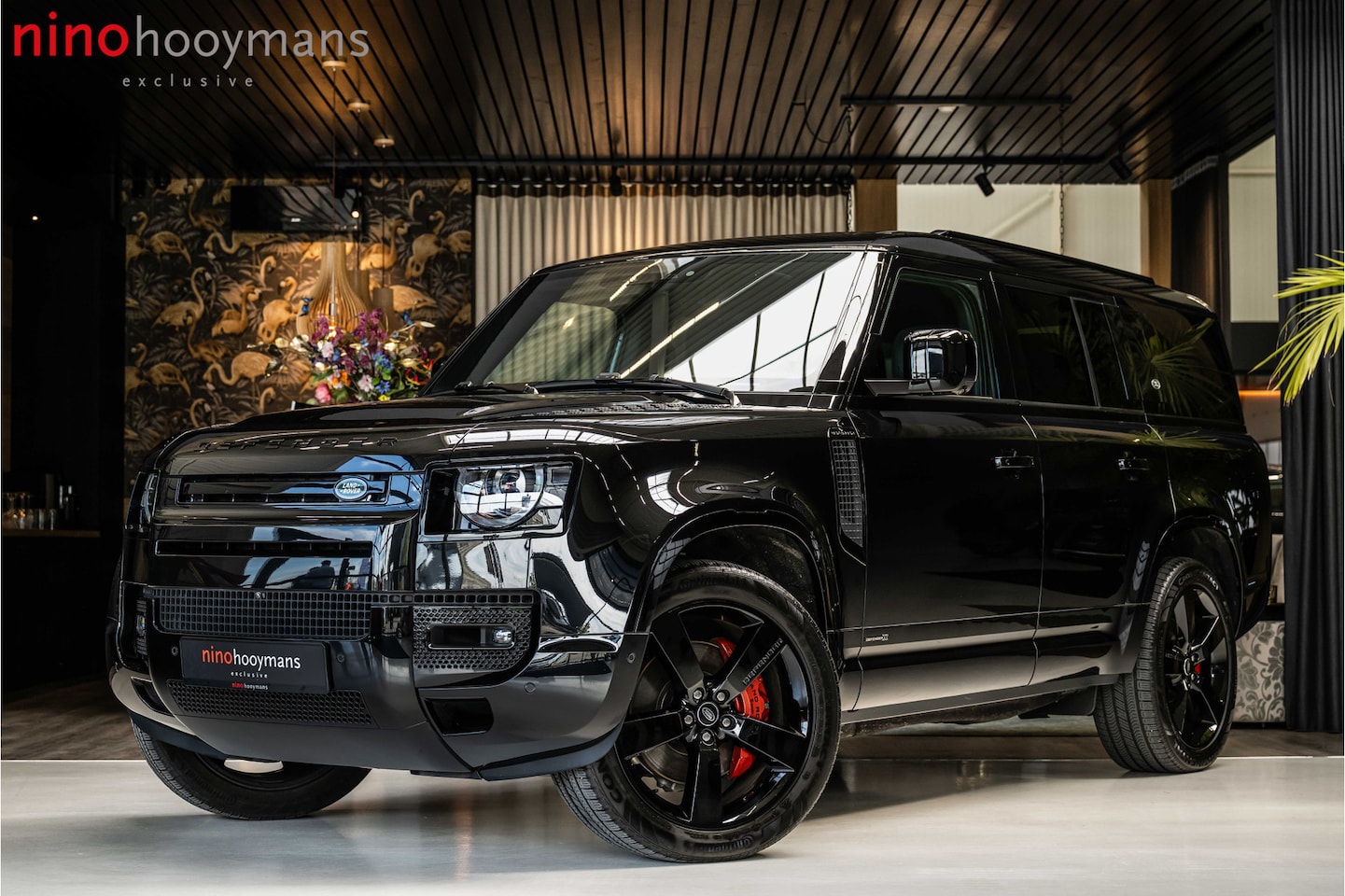 Land Rover Defender 130 - P400 130 X | 8 Pers | Meridian | Panorama | HUD | Clearsight spiegel | Matrix LED - AutoWereld.nl