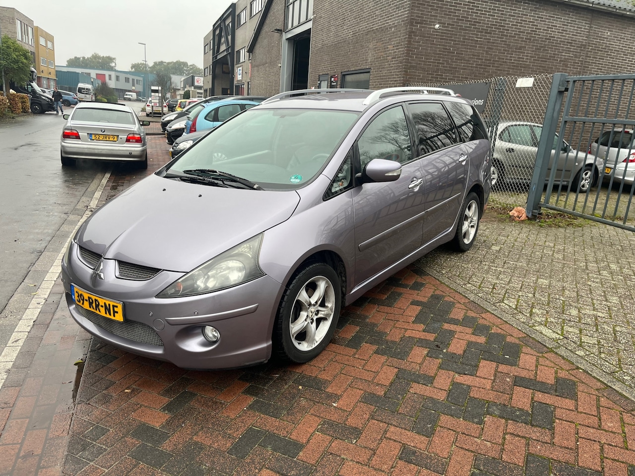 Mitsubishi Grandis - 2.4-16V Intense! 7P! Automaat! Leder! - AutoWereld.nl