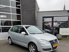 Volkswagen Polo - 1.4-16V Trendline, airco, 5 deurs, licht metalen velgen
