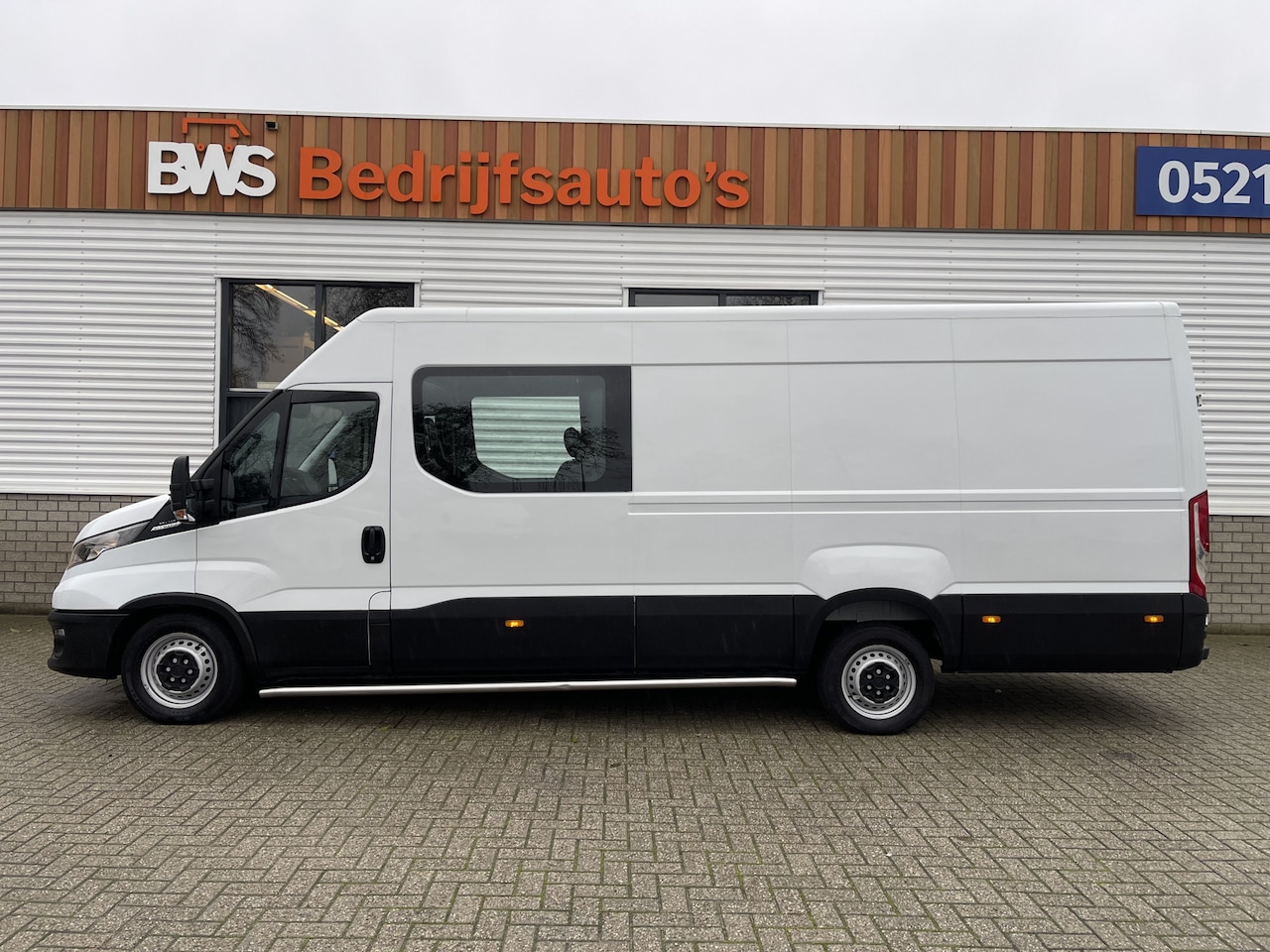 Iveco Daily - 35S14V 2.3 410 L4H2 automaat / dubbel cabine 7 persoons / vaste prijs rijklaar € 29.950 ex - AutoWereld.nl