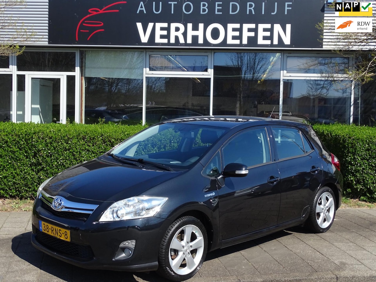 Toyota Auris - 1.8 Full Hybrid Dynamic - AUTOMAAT - PARKEERCAMERA - CRUISE / CONTROL - ONDERHOUD AANWEZIG - AutoWereld.nl