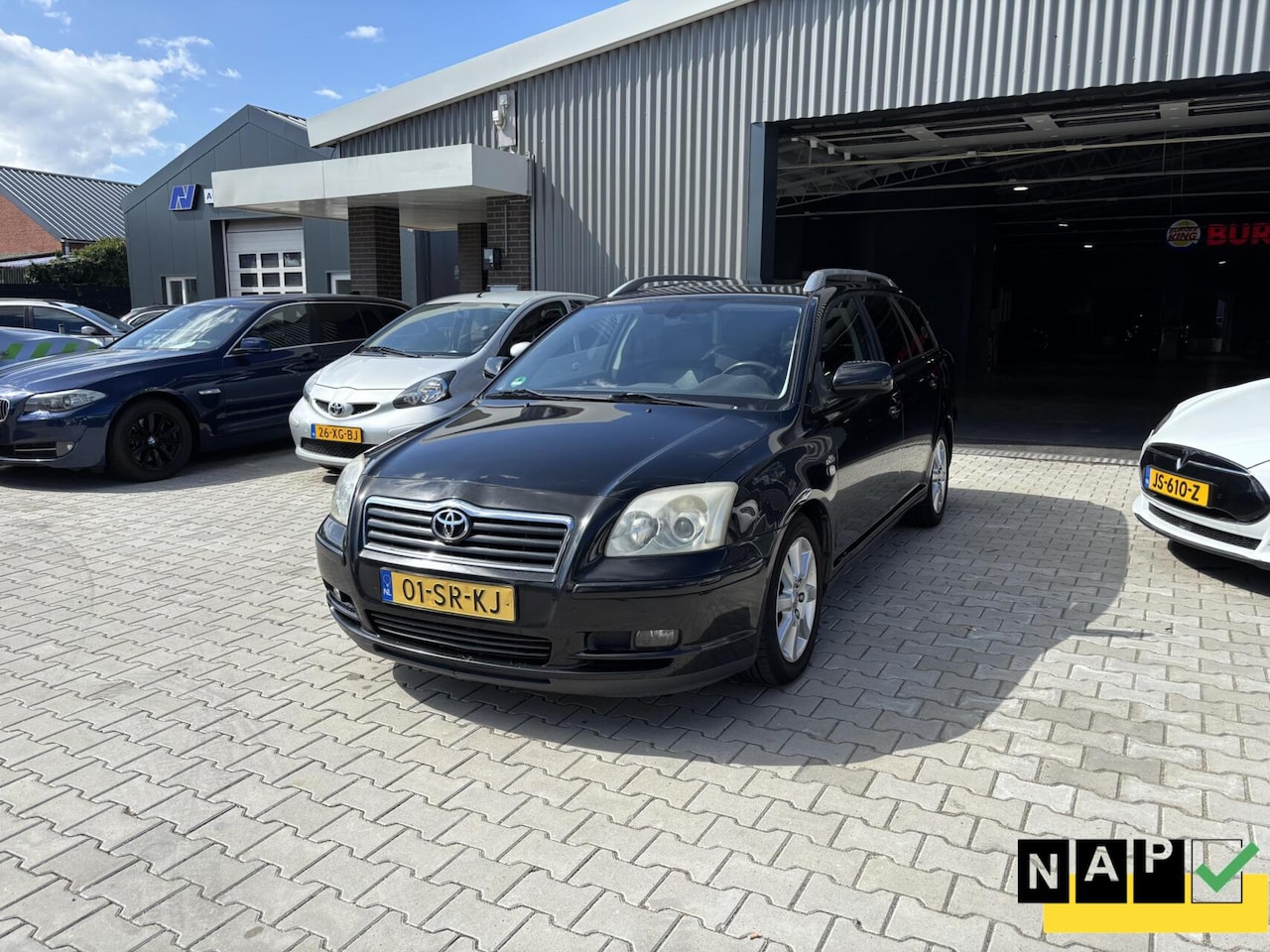 Toyota Avensis Wagon - 2.2 D-4D Executive Airco Cruise Leder - AutoWereld.nl