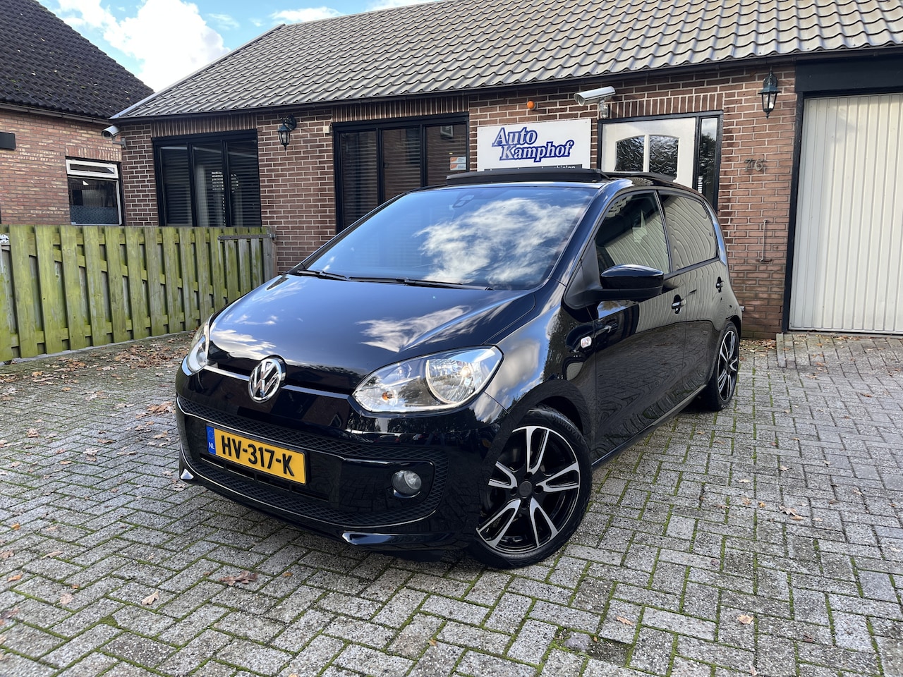 Volkswagen Up! - 1.0 high up! BlueMotion 5drs Panodak - AutoWereld.nl