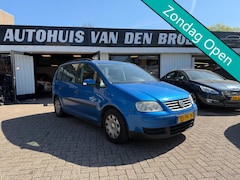 Volkswagen Touran - 1.6-16V FSI 7Persoons Airco Cruise Ctr Dakrails Trehaak