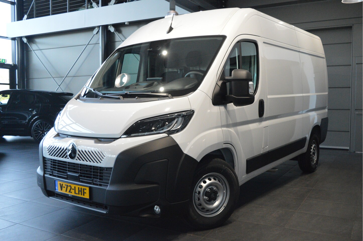 Citroën Jumper - 2.2 BlueHDi 140 L2H2 3.5t clima camera navi cruise pdc !! - AutoWereld.nl