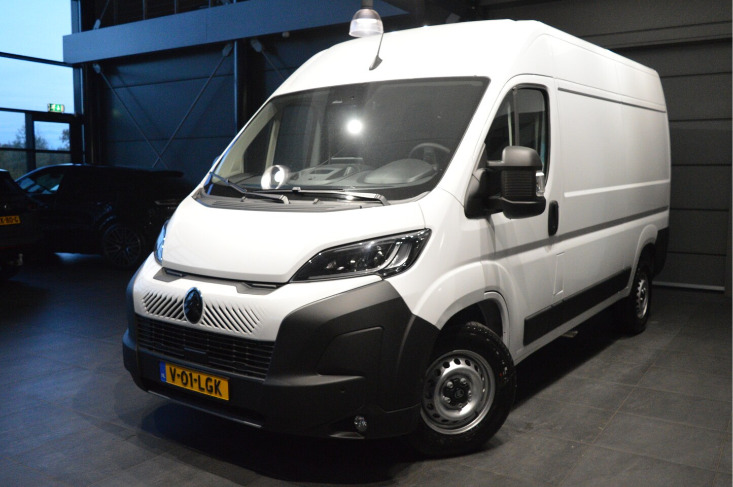 Citroën Jumper - 2.2 BlueHDi 140 L2H2 3.5t clima camera navi cruise pdc !! - AutoWereld.nl