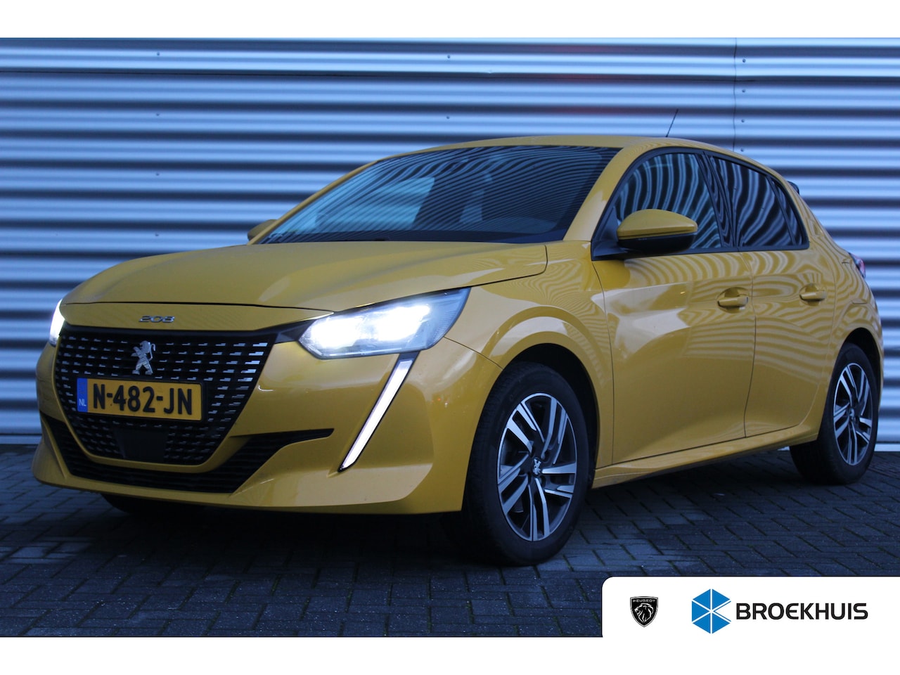 Peugeot 208 - 1.2 PURETECH 100PK ALLURE PACK AUTOMAAT / NAVI / LEDER / CLIMA / FULL-LED / PDC / 16" LMV - AutoWereld.nl