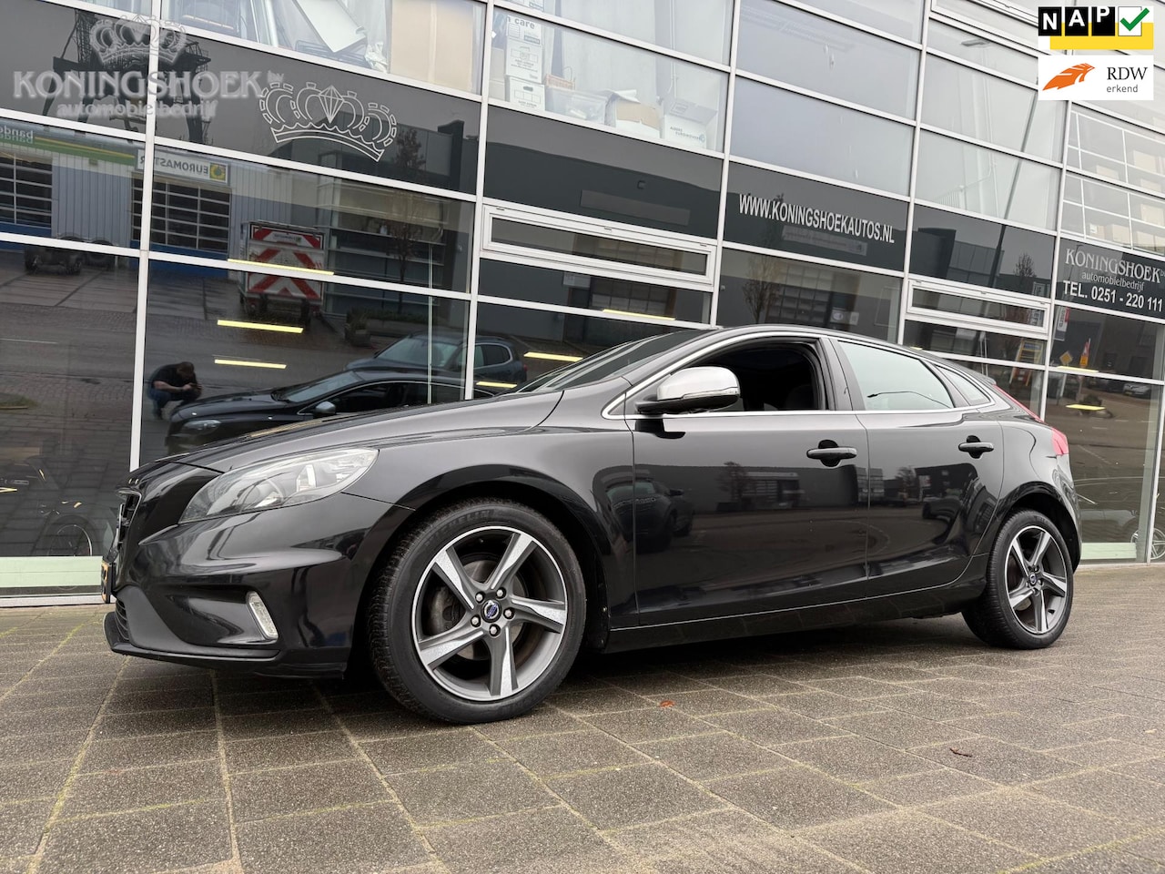 Volvo V40 - 1.6 D2 R-Design 1.6 D2 R-Design - AutoWereld.nl