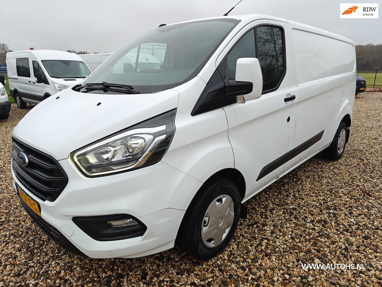 Ford Transit Custom - 300 2.0 TDCI L2H1 Euro 6 , Camera , navi , apk okt 2026 , Distributie vervangen , nette bu - AutoWereld.nl