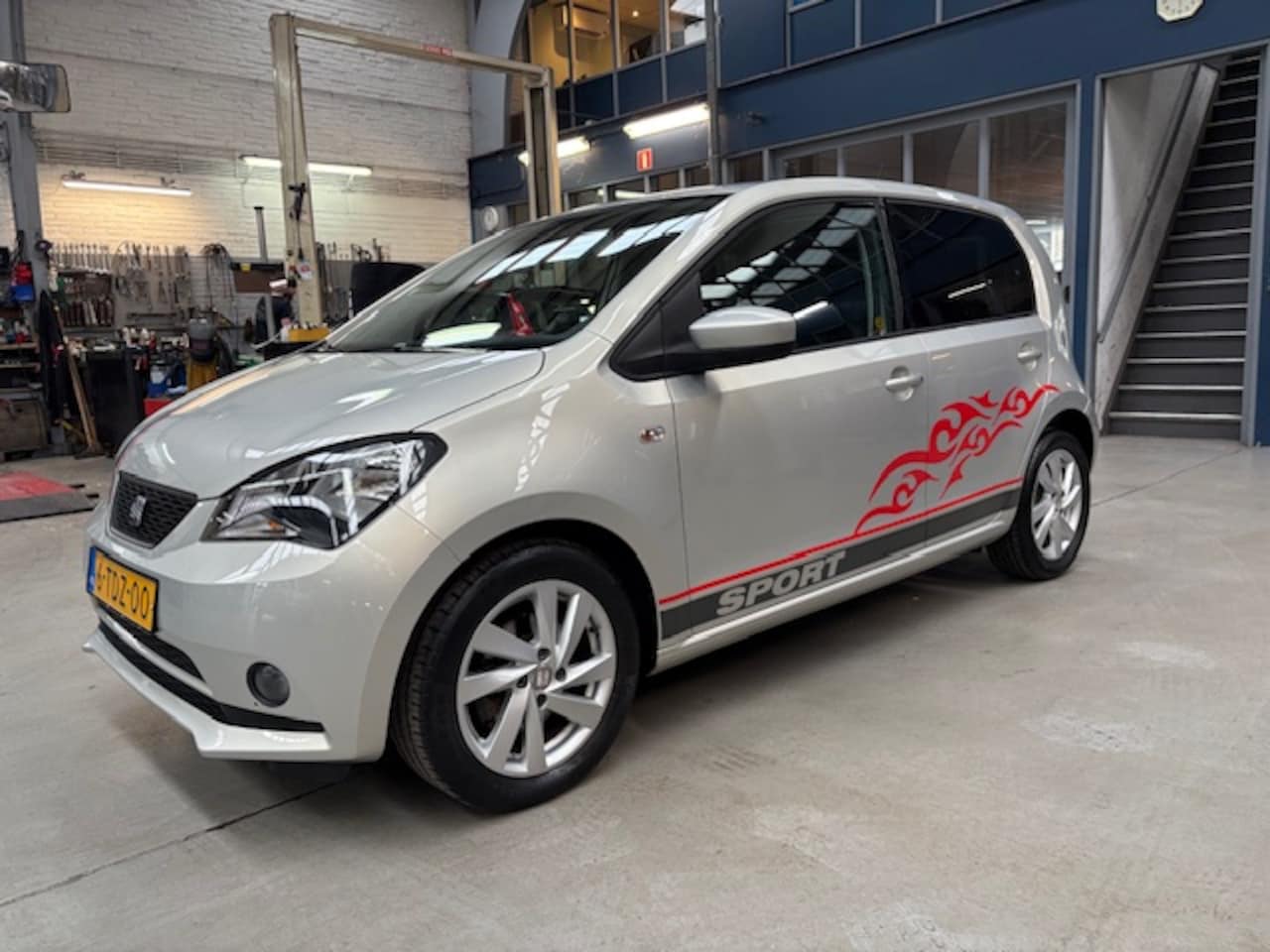 SEAT Mii - 1.0 60pk Ecomotive 5D Style Sport | Airco | Navigatie | Bluetooth | LM Velgen | Bearlock | - AutoWereld.nl