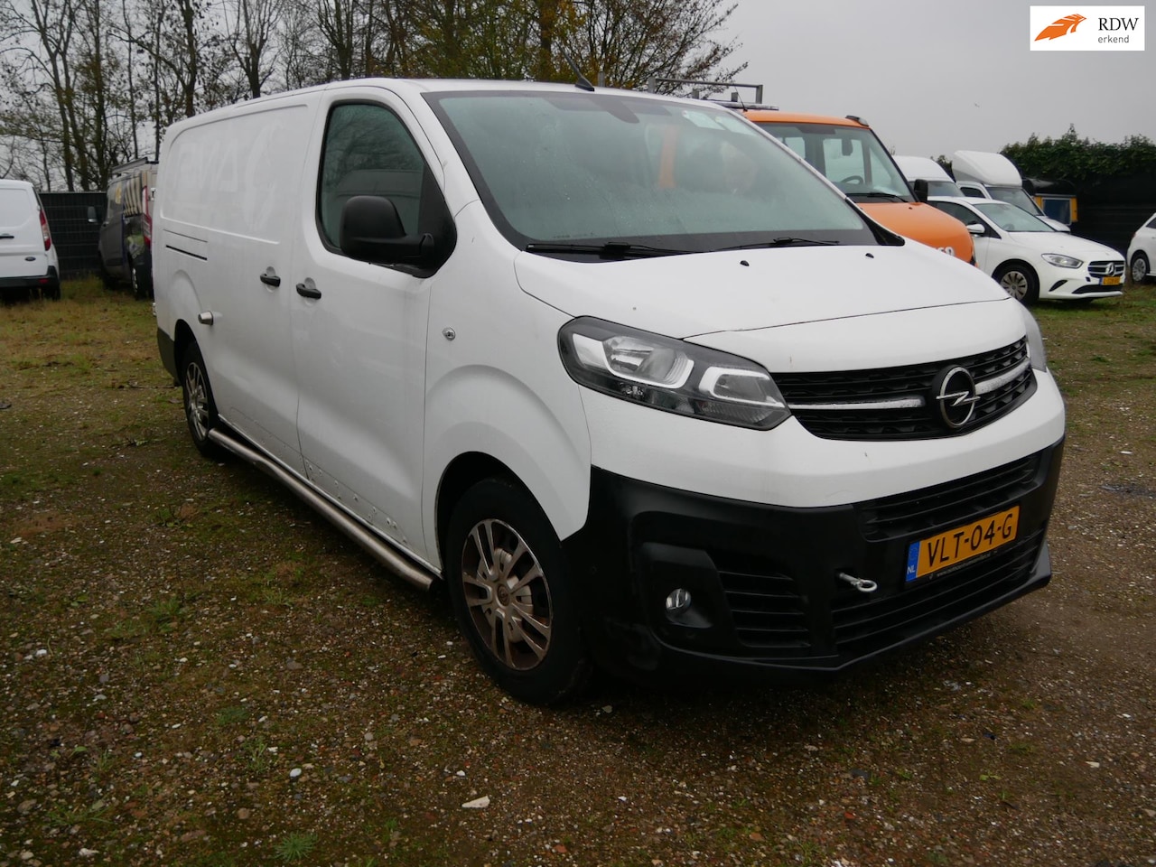 Opel Vivaro - 2.0 CDTI L2H1 Edition 90kW AUTOMAAT >>ENGINE DEFECT!! ** 5999 EX BTW ** - AutoWereld.nl