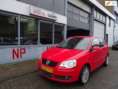 Volkswagen Polo - 1.4-16V Optive Autmaat