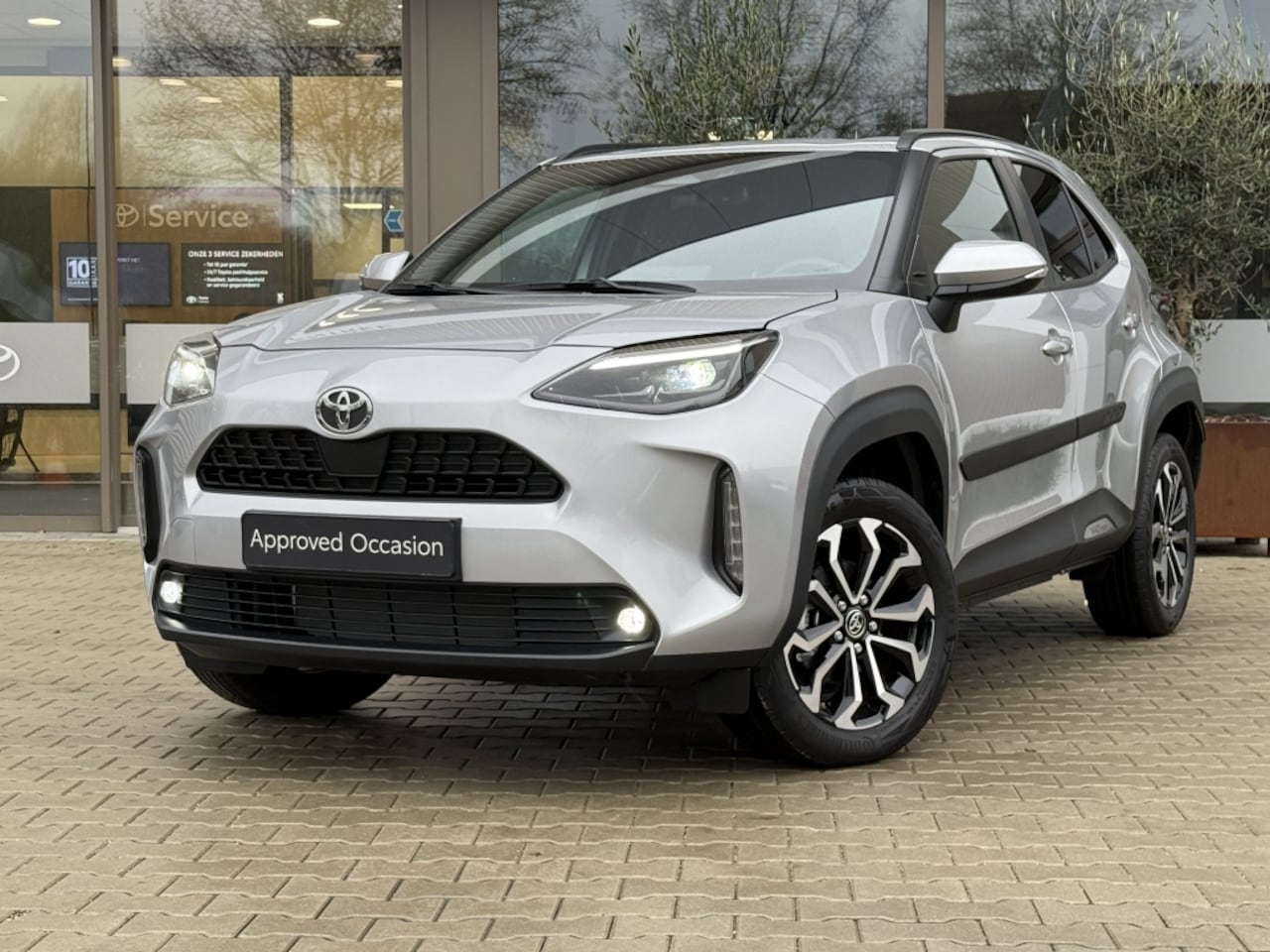 Toyota Yaris Cross - 1.5 Hybride 130 Dynamic | Stoel/Stuur verw | Adaptive Cru - AutoWereld.nl