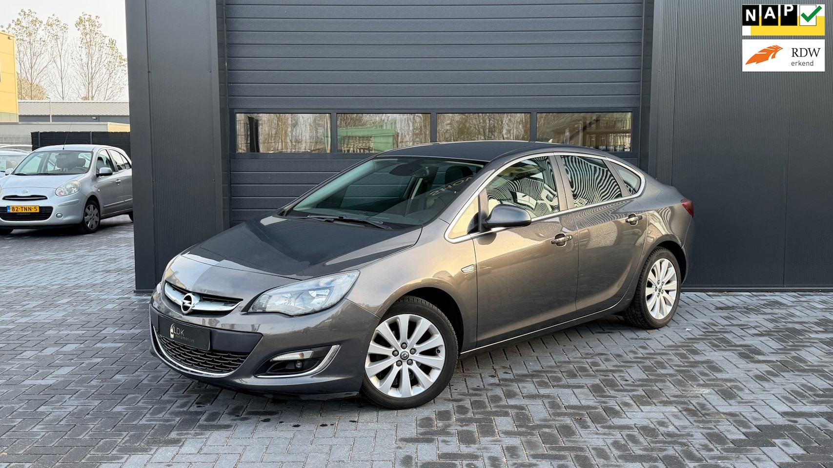 Opel Astra - 1.4 Turbo Cosmo NAvi|Airco - AutoWereld.nl