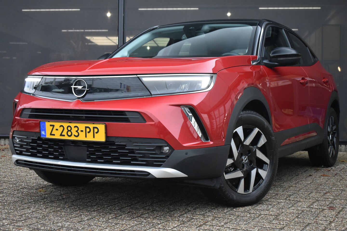 Opel Mokka-e - Elegance 50kWh 3 Fase | Navigatie Pro | Dodehoek-Detectie | Achteruitrijcamera | Full-LED - AutoWereld.nl