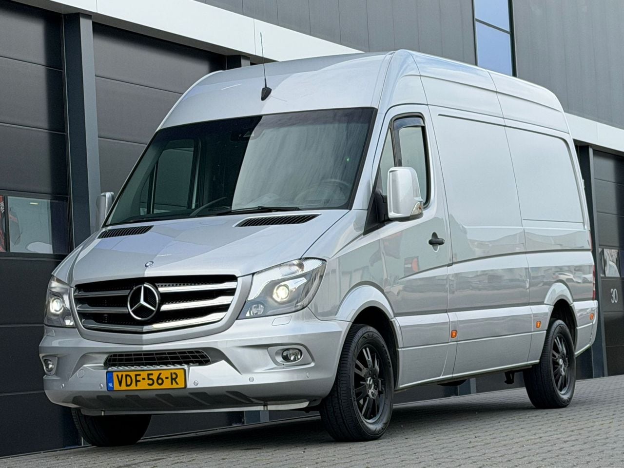 Mercedes-Benz Sprinter - 319 V6 3.0 Camera Xenon EURO-6 - AutoWereld.nl