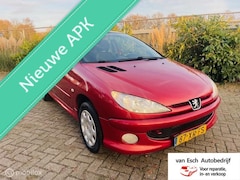 Peugeot 206 - 1.4 Forever I nieuwe apk I goed rijdende auto