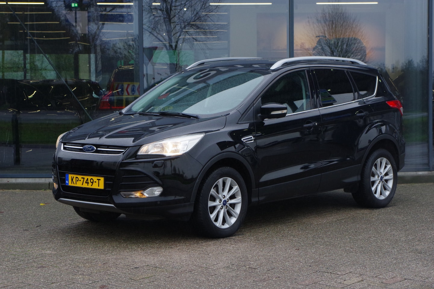 Ford Kuga - 1.5 Titanium 1.5 120 PK Titanium, Winterpakket, Trekhaak, Camera, Navigatie, Climate Control, Stoelverw - AutoWereld.nl