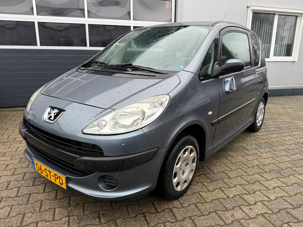 Peugeot 1007 - 1.4 Urban 99.000 KM Nl Auto Goed onderhouden - AutoWereld.nl