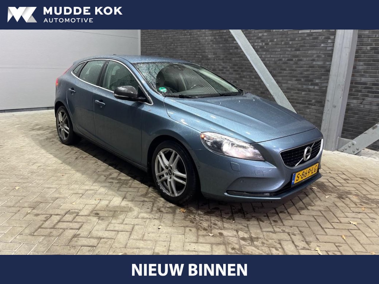 Volvo V40 - T3 Momentum | Leder | Camera | 18 Inch | Cruise Control - AutoWereld.nl