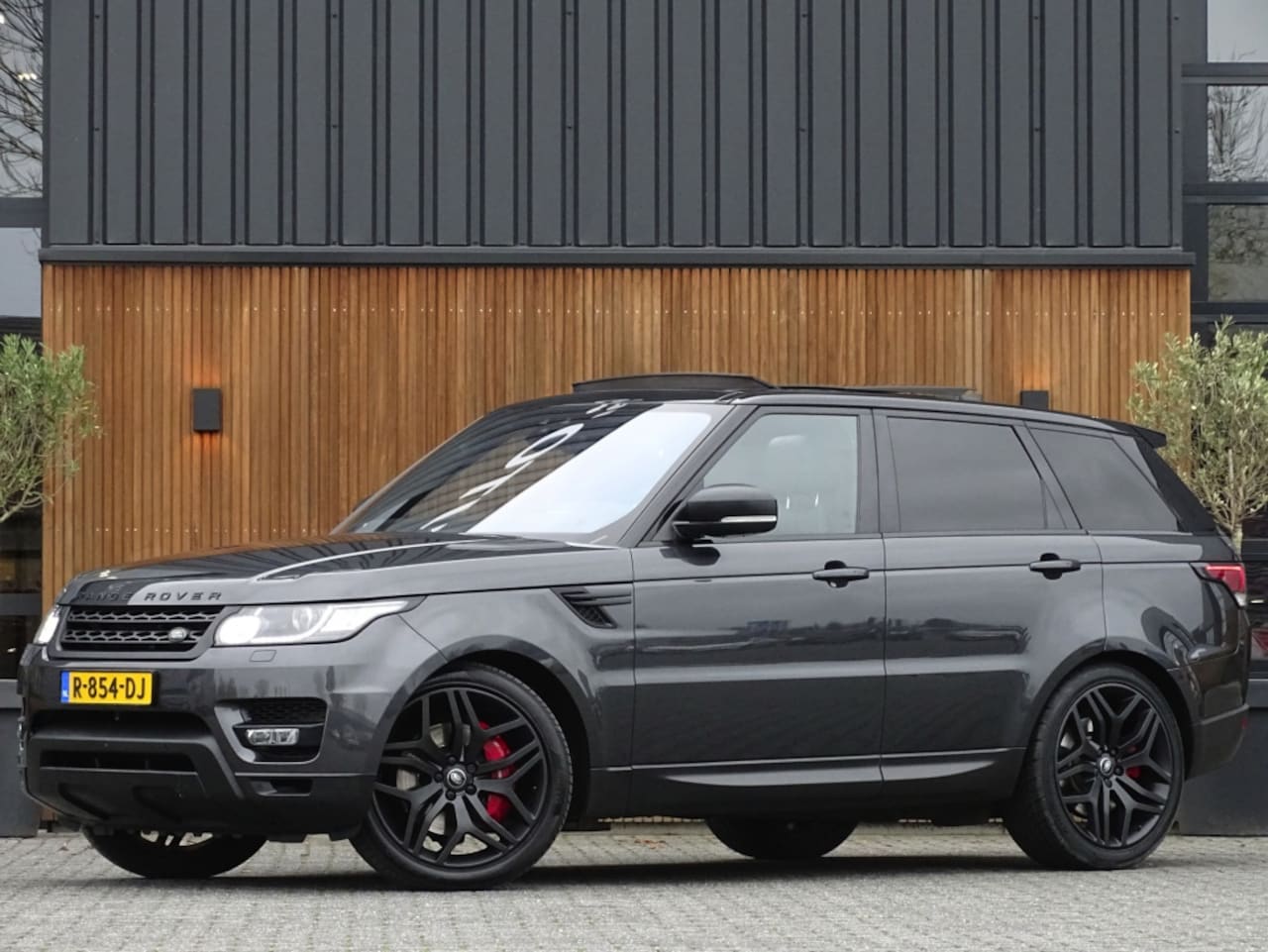 Land Rover Range Rover Sport - 3.0 SDV6 306PK / R-Dynamic / facelift / Meridian / LED - AutoWereld.nl