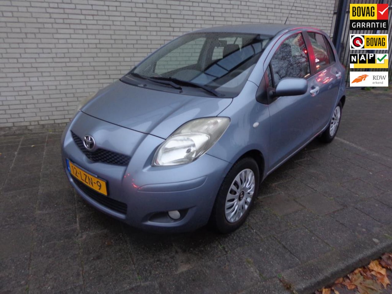 Toyota Yaris - 1.3 VVTi Aspiration NIEUWE APK/AFLBEURT 3 MAANDEN BOVAGGARANTIE. - AutoWereld.nl