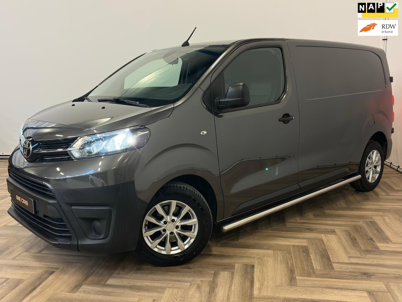 Toyota ProAce Worker - 2.0 D-4D Navigator|NAVI|TREKHAAK|INRUIL MOGELIJK - AutoWereld.nl