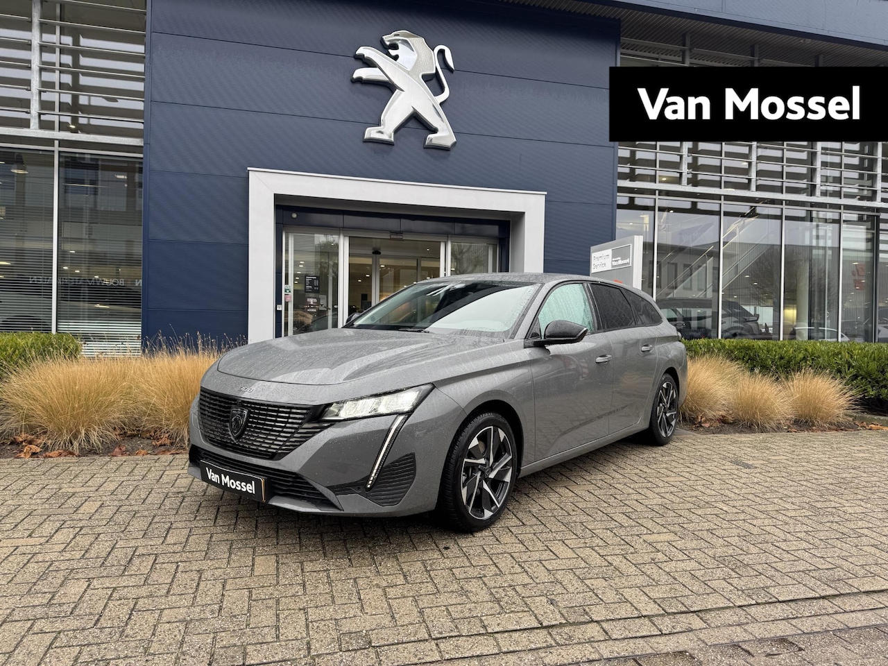 Peugeot 308 SW - 1.2 PureTech Allure | Automaat | Camera | Trekhaak | Navigatie | 17" Lichtmetalen velgen - AutoWereld.nl