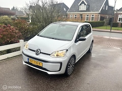 Volkswagen Up! - 1.0 BMT 5-DEURS AIRCO BLUETOOTH ELEKTRISCH PAKKET ZWART DAK SPORTVELGEN ZEER STOERE AUTO