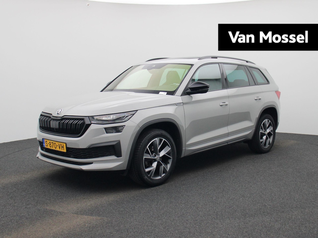 Skoda Kodiaq - 1.5 TSI Sportline Business | Automaat | Trekhaak | Panoramadak | Navigatie | Stoel Verwarm - AutoWereld.nl