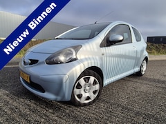 Toyota Aygo - 1.0-12V + Nieuwe APK