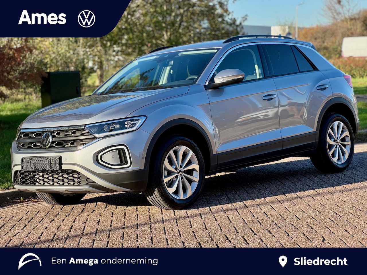 Volkswagen T-Roc - 1.5 TSI 150pk DSG Life Edition | Dodehoeksensoren | Climatronic | Achteruitrijcamera - AutoWereld.nl