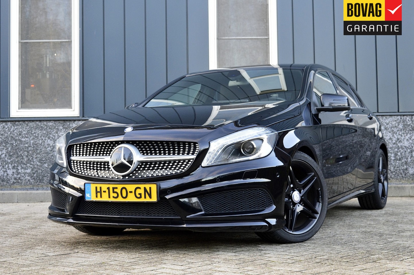 Mercedes-Benz A-klasse - 180 AMG-Style Rijklaarprijs-Garantie Navigatie Leder/Alcantara Interieur Airco Apple Carpl - AutoWereld.nl