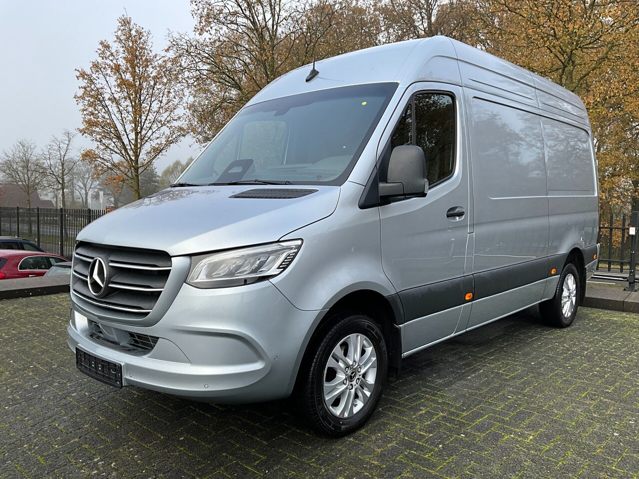Mercedes-Benz Sprinter - 319 CDI L2H2 3500kg AK | Navi | LED | Gev.stoel | Camera | Distronic | - AutoWereld.nl