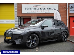 BMW iX - xDrive40 Excellence 77 kWh / Massage / Glasdak / Dealerond / Trekhaak